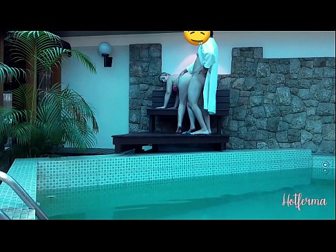 ❤️ Oga pe iranṣẹbinrin si awọn pool, sugbon ko le koju kan gbona ❤️❌  si wa ﹏